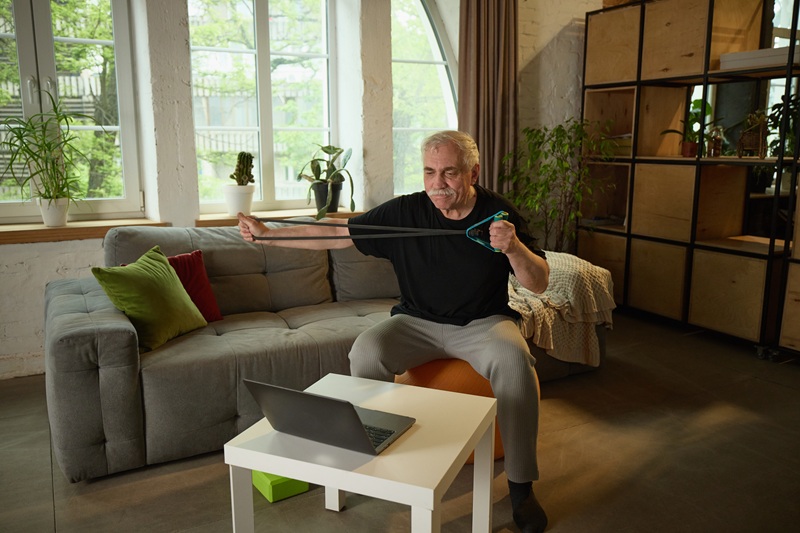 man using resistance band