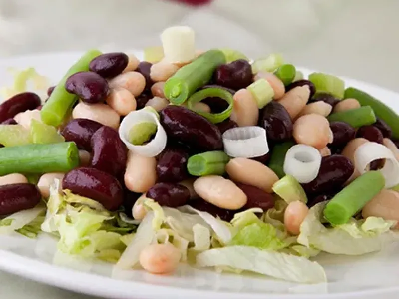 Salad with kidney beans, white beans, and green beans